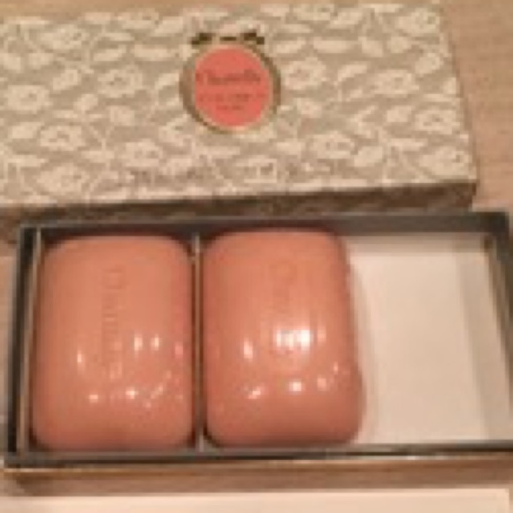 Chantilly body soap